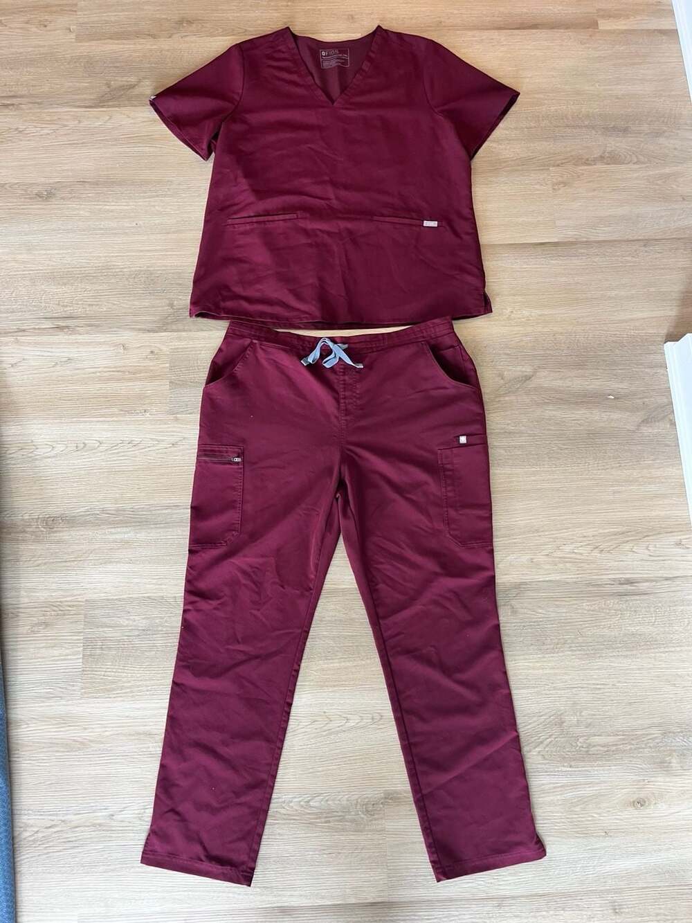 FIGS Set, Technical Collection, Burgundy Scrub Top 2XL, Pants XL, Nurse Workwear